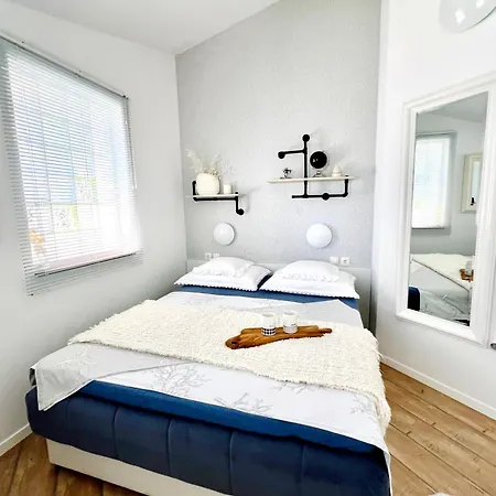 Apartment Modern In